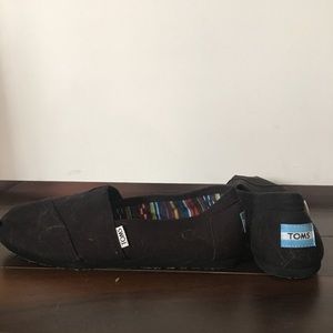 TOMS Black Canvas Classics women's size 7.5